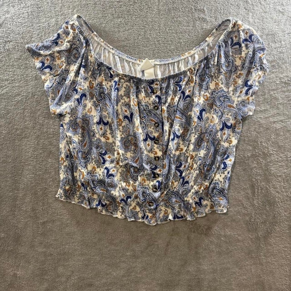H&M Women's Large Paisley Crop Top Blue White Button Front Short Sleeve Boho